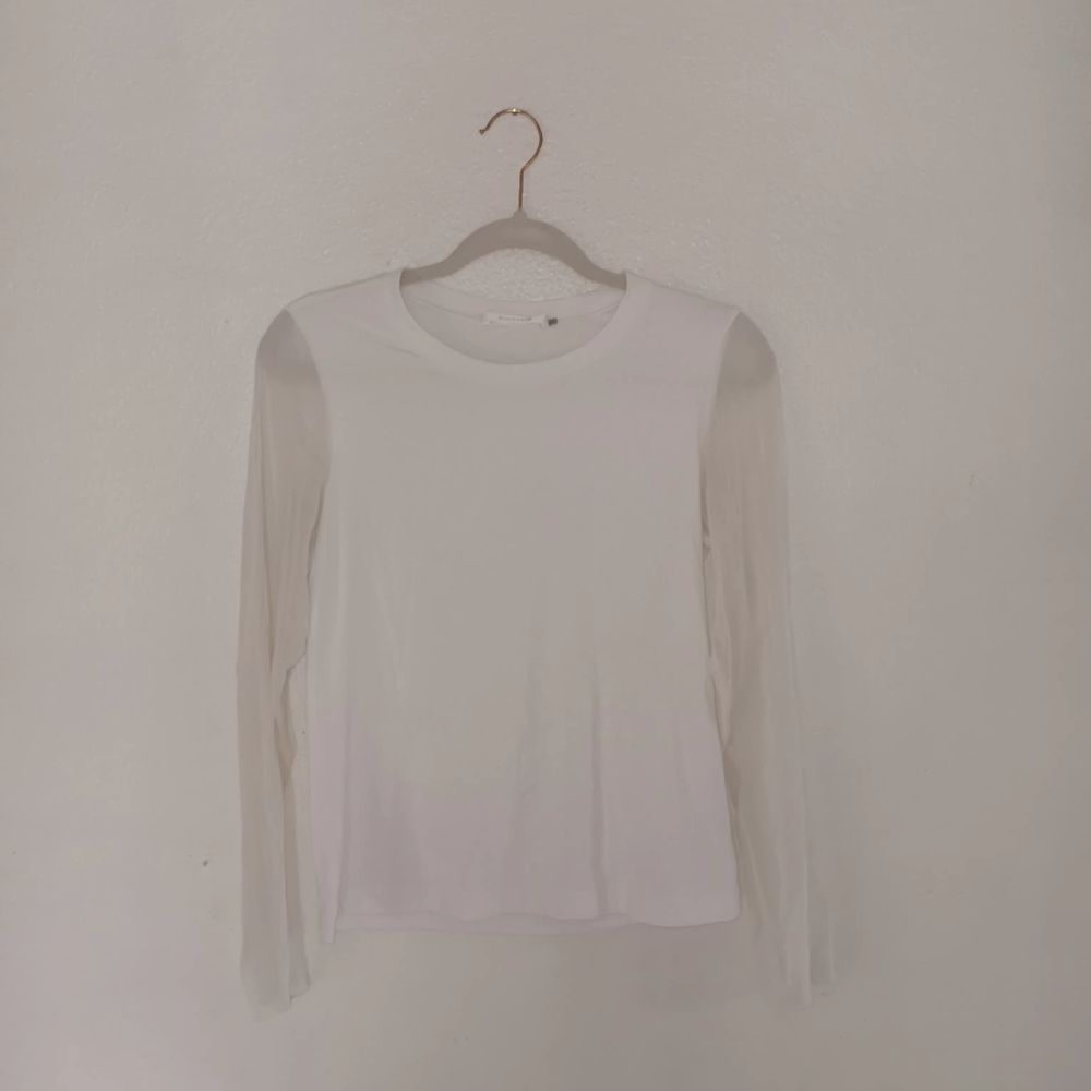 Elaine Kim. Long sleeve. White. Size Small.